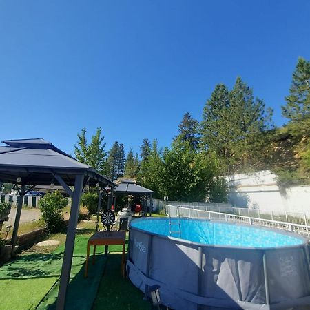 The Villager Inn Princeton Motel Екстер'єр фото