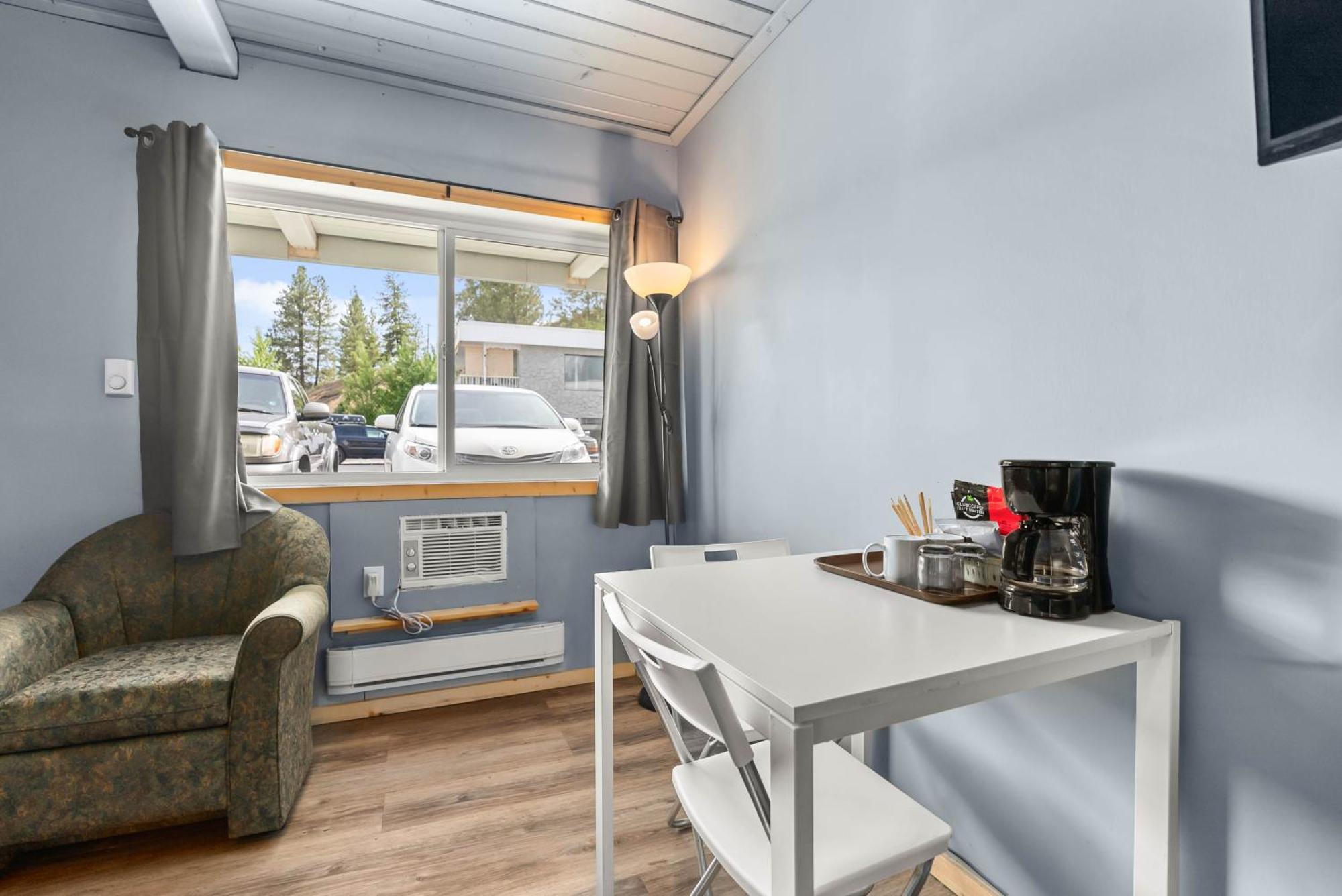 The Villager Inn Princeton Motel Екстер'єр фото